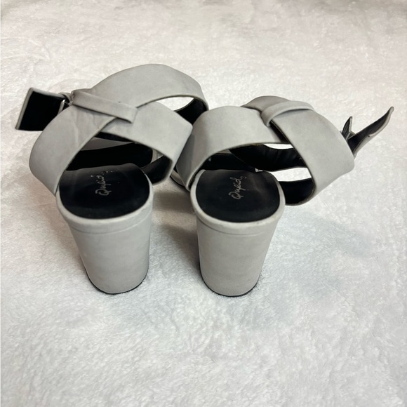 Ankle Strap Block Heel Sandals‎ Gray Size 9 - Picture 4 of 9